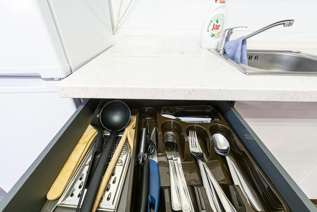 Cozy Basement Flat, Skyshowtime, 3 Minutes To Center Apartment Prag